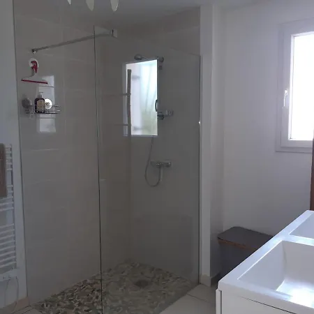 House With Sea View And Pool In Апартаменты *