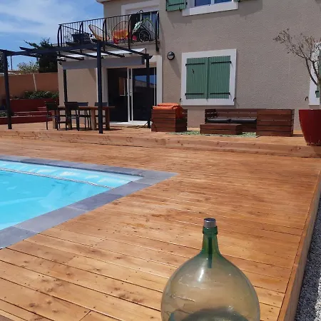 House With Sea View And Pool In Апартаменты *