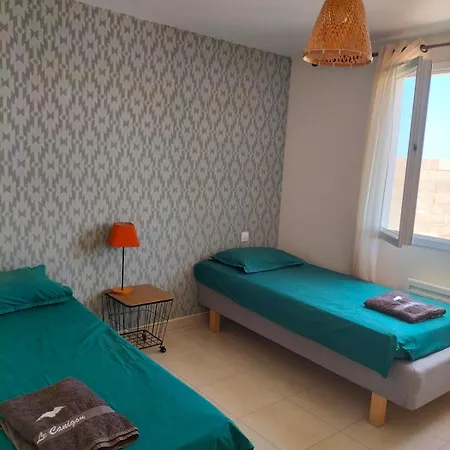 House With Sea View And Pool In Апартаменты *